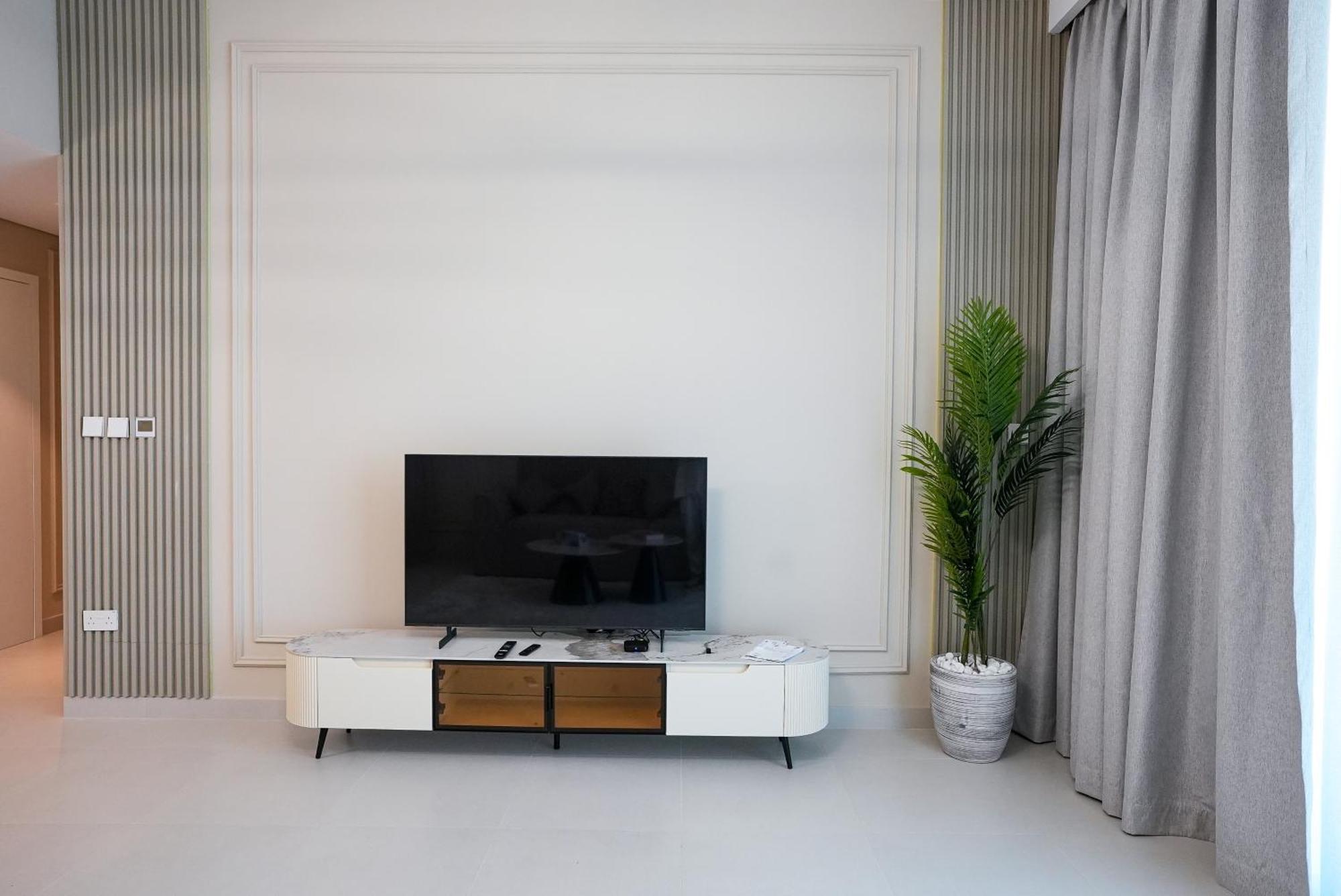 Like - 4304 Exquisite 2-bedroom With Vibrant And Creek Views Apartment Dubai